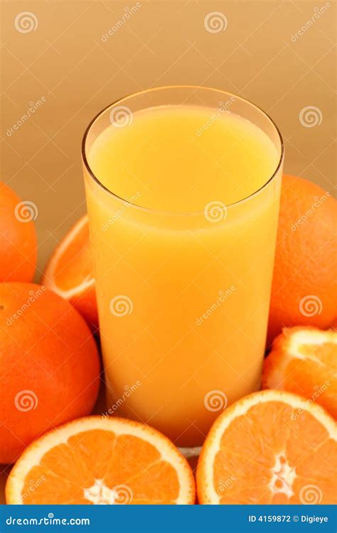 Sumo De Laranja E Fatias Alaranjadas Foto De Stock Imagem De Suco