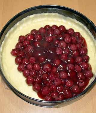 Feuerwehrkuchen Rezept Kirsch Nuss Torte mit Mürbeteig gerösteten