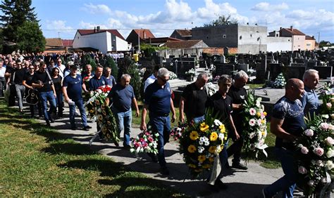 Galerija Neutješna obitelj i prijatelji oprostili su se od Davora