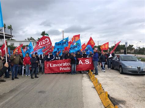 Siracusa Sciopero E Manifestazioni Sotto La Pioggia I Sindacati