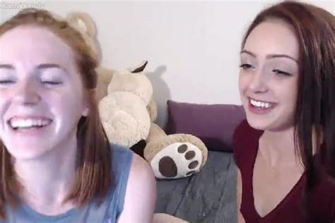 Wild Lesbians Eats Each Other Pussy Live On Cam CamStreams Tv