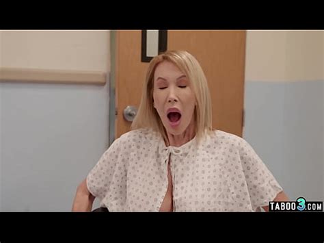 Ebony Nurses Ana Foxx And Nicole Kitt Healing A Big White Cocked Patient XVIDEOS