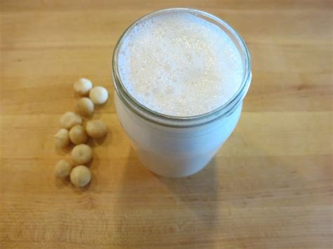 The Veracious Vegan: Macadamia Milk