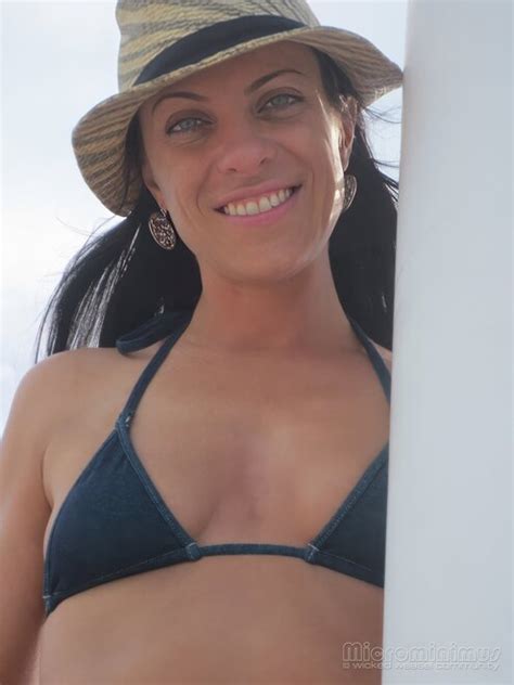 Bikini Model Alex AI Enhanced TurksAndCacois 004 Topaz Faceai