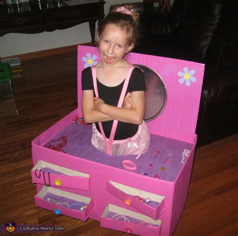 Ballerina In A Jewelry Box Halloween Costume Creative Diy Ideas