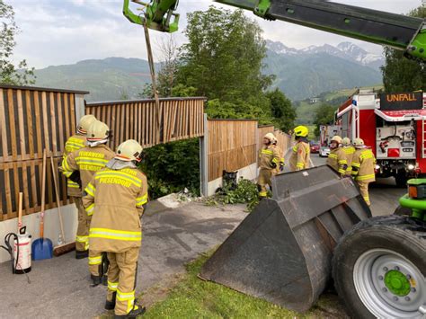 Verkehrsunfall Kreisverkehr F Rth Freiwillige Feuerwehr Piesendorf