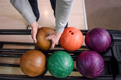 All You Need To Know About The Two Handed Bowling Technique