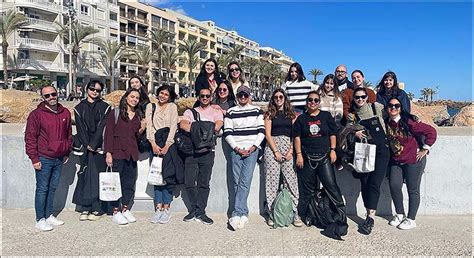 Alumnado del Máster Comincrea de la UA visita Torrevieja para preparar