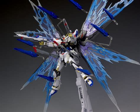 SUPREME MECHA Review Metal Build Strike Freedom Wing Of