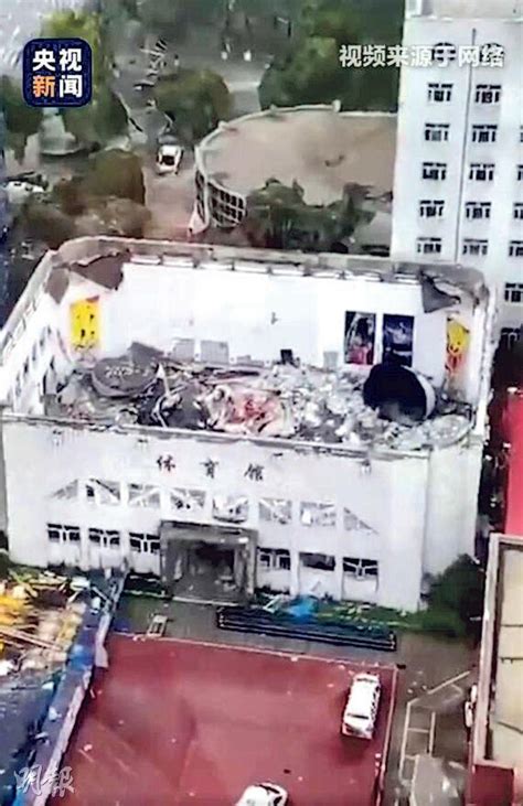 黑龍江一中學體育館塌頂 逾10人被困 20230724 中國 每日明報 明報新聞網