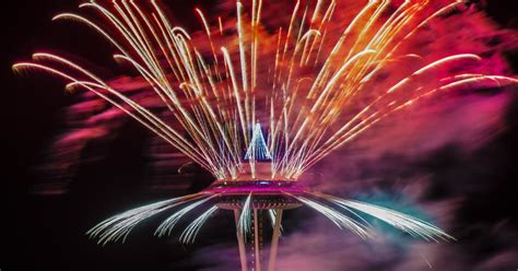 2024 New Years Eve Fireworks At The Space Needle in Seattle at