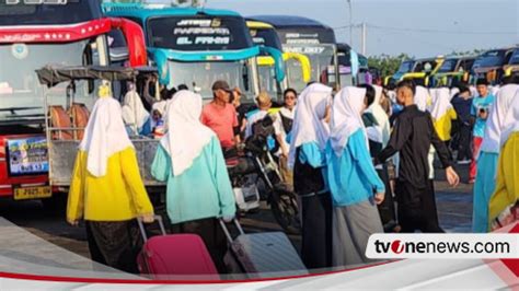 Manfaatkan Mudik Gratis Ratusan Santri Pondok Pesantren Asal Gresik