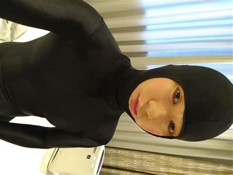 A Pervert Wrapped In Full Body Tights Masturbates And Takes Off His Mask When He Feels Good Gay