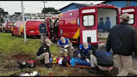 Carro Envolvido Em Grave Acidente No Viaduto Da Rocha Pombo Se Evadiu