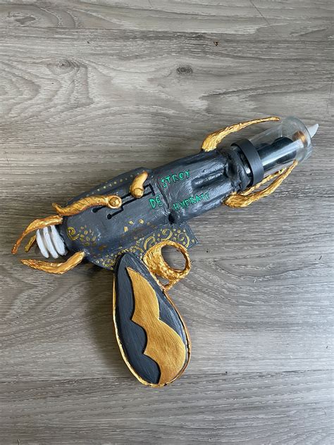 How I Made My Megamind Dehydrate Gun Cosplay Prop