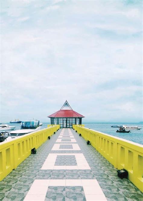 Ternate City A Resident Jetty Ternate Isl Maluku Profil Budaya Dan