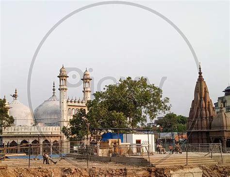 Image Of Gyanvapi Mosque And Kashi Vishwanath Temple Le091183 Picxy