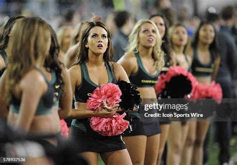 129 Oregon Ducks Cheerleaders 2014 Stock Photos, High-Res Pictures, and ...