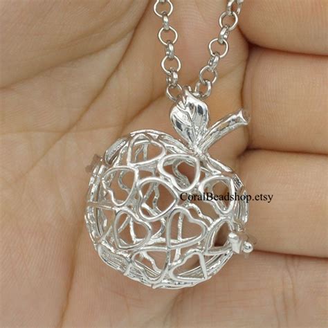 X0135 1pcs Handmade Finished Apple Fruit Opened Locket