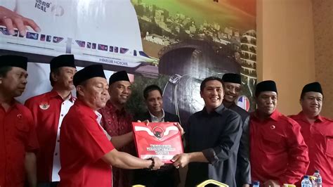 Rombongan Pdip Bawakan Deng Ical Formulir Pendaftaran Calon Walikota