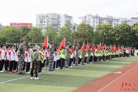 童心向党 英姿飒爽”——龙山县皇仓华鑫学校举行军训开营仪式华声社区频道华声在线