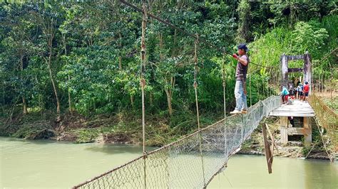 Jembatan Gantung Di Bulo Rusak Diterjang Banjir Warga Bertaruh Nyawa