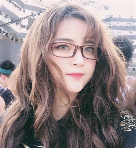 9X xinh như hot girl tại lễ hội nhạc điện tử EDM Gương mặt trẻ ZNEWS VN