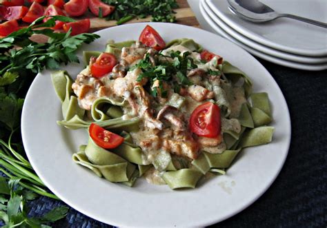 Szpinakowy Makaron W Sosie Z Kurczakiem I Kurkami Doradcasmaku Pl