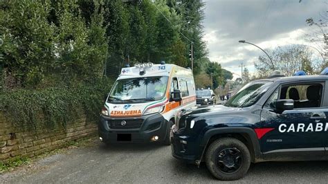 Carambola Tra Auto Sulla Cassia Nord Ferita Una Donna Residenti