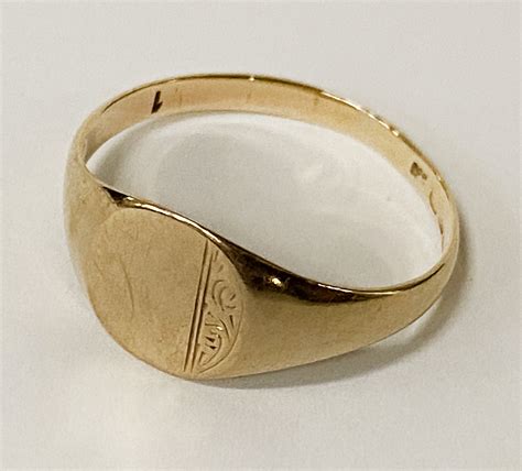 GOLD GENTS SIGNET RING SIZE P Southgate Auction Rooms