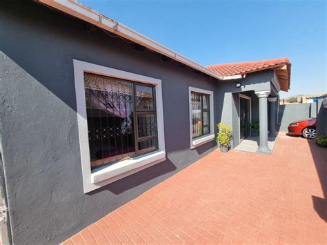 Bedroom House For Sale In Vanderbijlpark Ce P