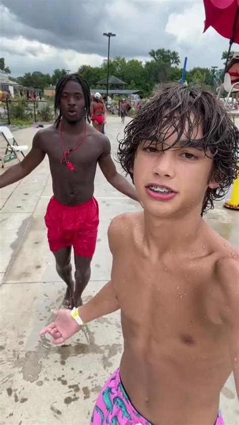 Pin By Jame On Attractive People Cute Blonde Guys Cute Guy Pics Cute White Guys