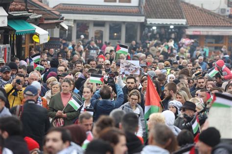 Hiljade Sarajlija Na Skupu Podr Ke Palestinskom Narodu Foto Bosnainfo