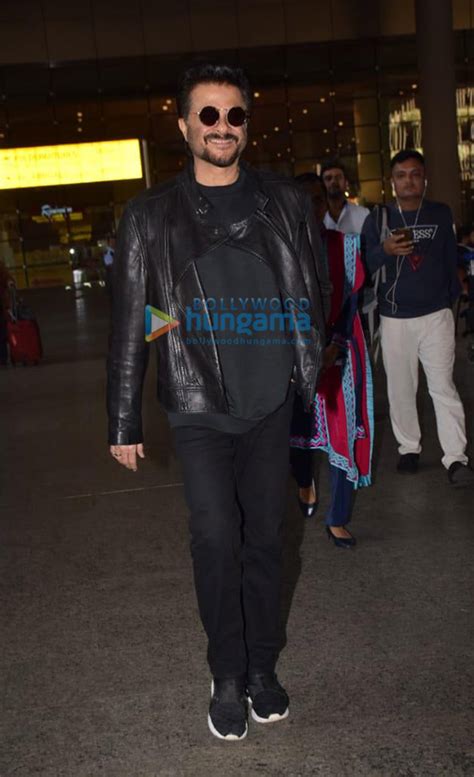 Photos Varun Dhawan And Shraddha Kapoor Snapped At The Airport