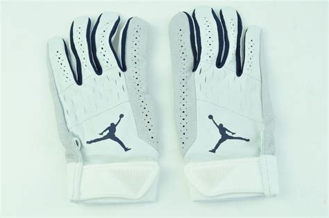 Lot Detail - Derek Jeter Air Jordan Batting Gloves w/No Use