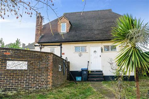 Ryefield Road Crystal Palace 3 Bed Detached House For Sale £695 000