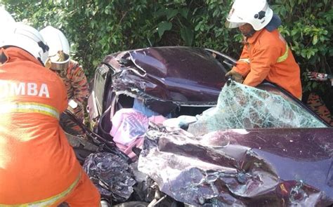 Wanita Maut Kereta Dipandu Bertembung Lori Tangki Edisi