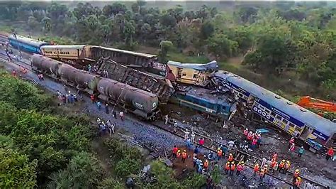 Passenger Trains Collision In Andhra Leaves 14 Dead Several Injured