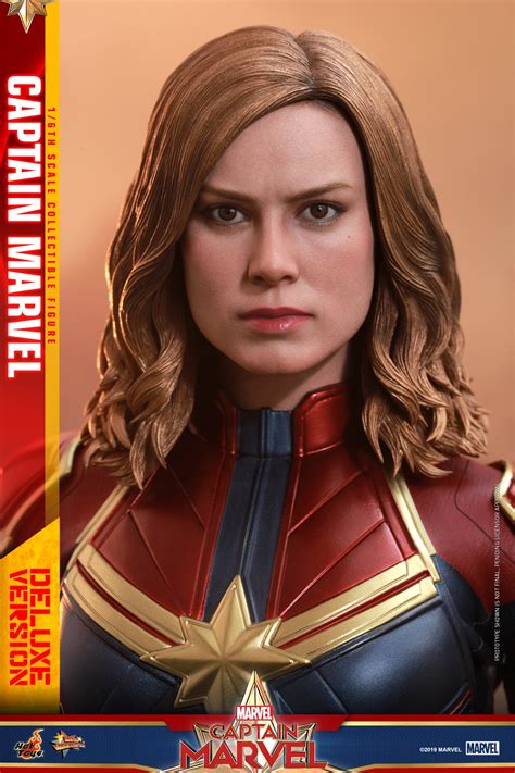 Hot Toys CAPTAIN MARVEL Collectible Figure Figures