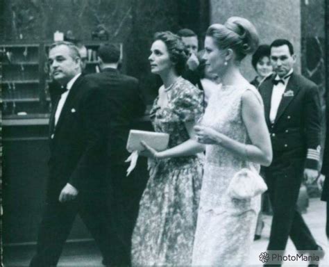 Небольшая подборка фотографий королевской семьи Румынии с аристократами ...