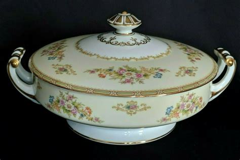 Noritake Deanna Round Covered Vegetable Bowl Japan Yellow Floral Gold