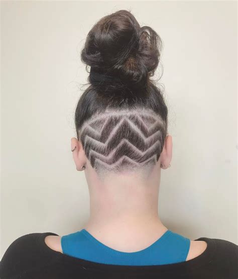 The hidden women's undercut styles that are perfect for professional jobs 13