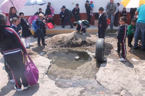 El Mexiquense Hoy Enorme Socav N Por Grave Fuga De Agua En Ecatepec