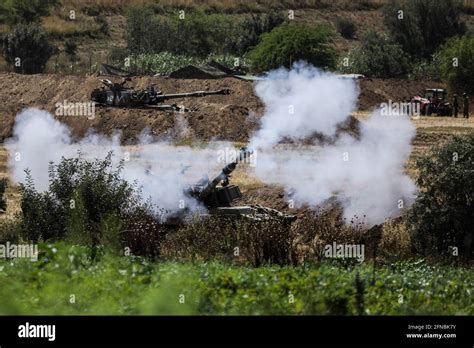 Sderot, Israel. 16th May, 2021. An Israeli artillery fires towards Gaza ...