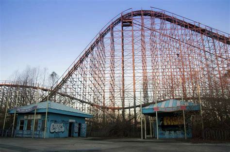 Photos Show Desolate Abandoned Six Flags New Orleans 10 Years After