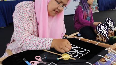 Alat Dan Bahan Seni Tekat Page 105 Pendidikan Seni Visual Tingkatan 3