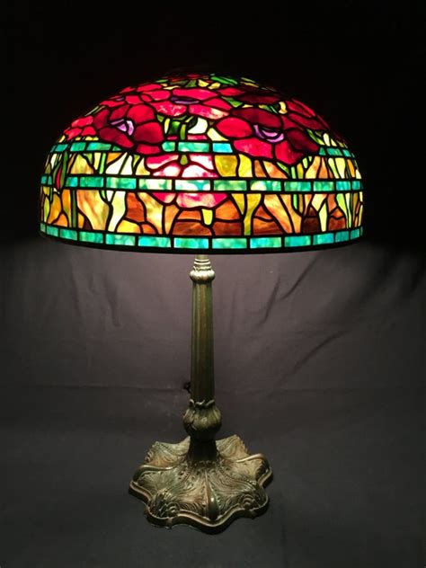 Large Stained Glass Lamp 18 Oriental Poppy Regency