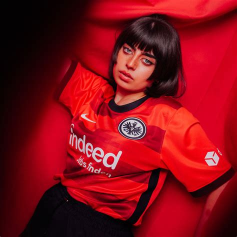 Eintracht Frankfurt 2021-22 Away Kit