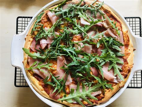 Schinken Rucola Pizza