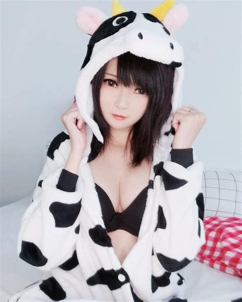 Hot Sexy Potato Godzilla Bikini Pics